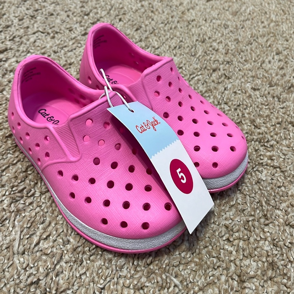 Cat and Jack water shoes